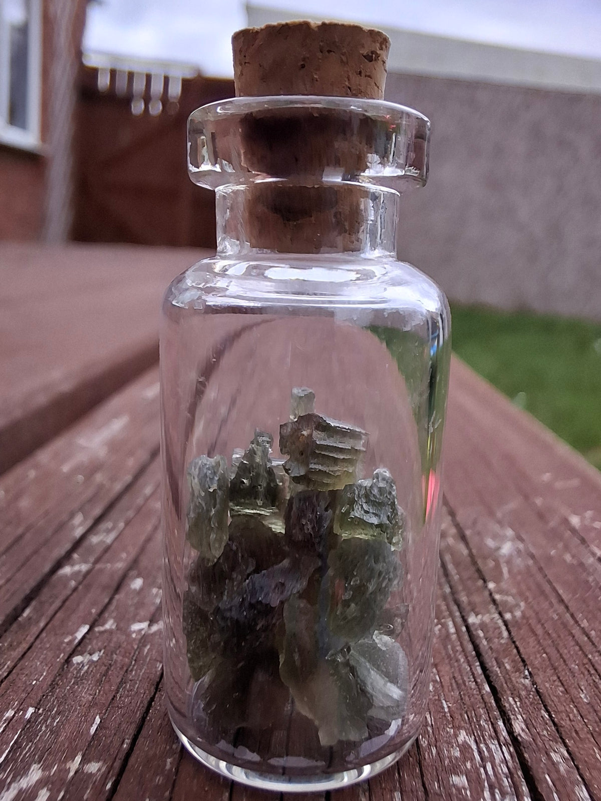 Moldavite Chips (2.00g) in 3ml Bottle, Tektite (Ref: B40)