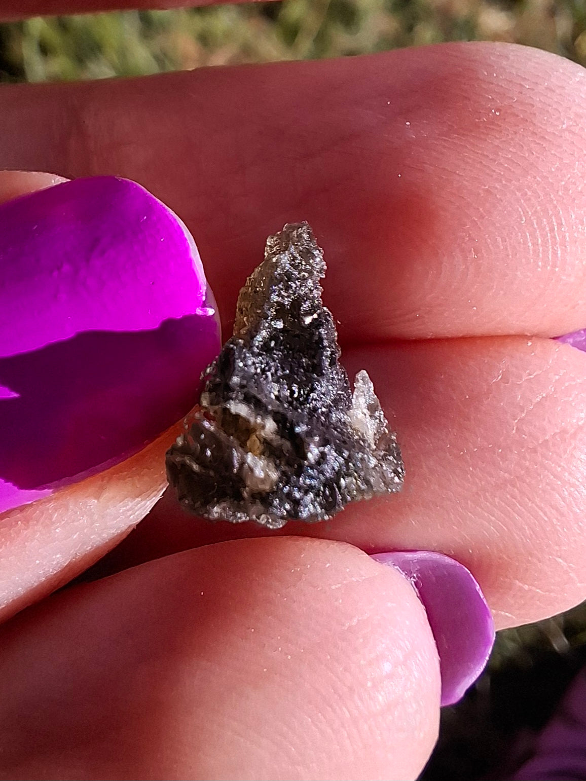 Moldavite Piece, 0.65g, Tektite (Ref: 1459)