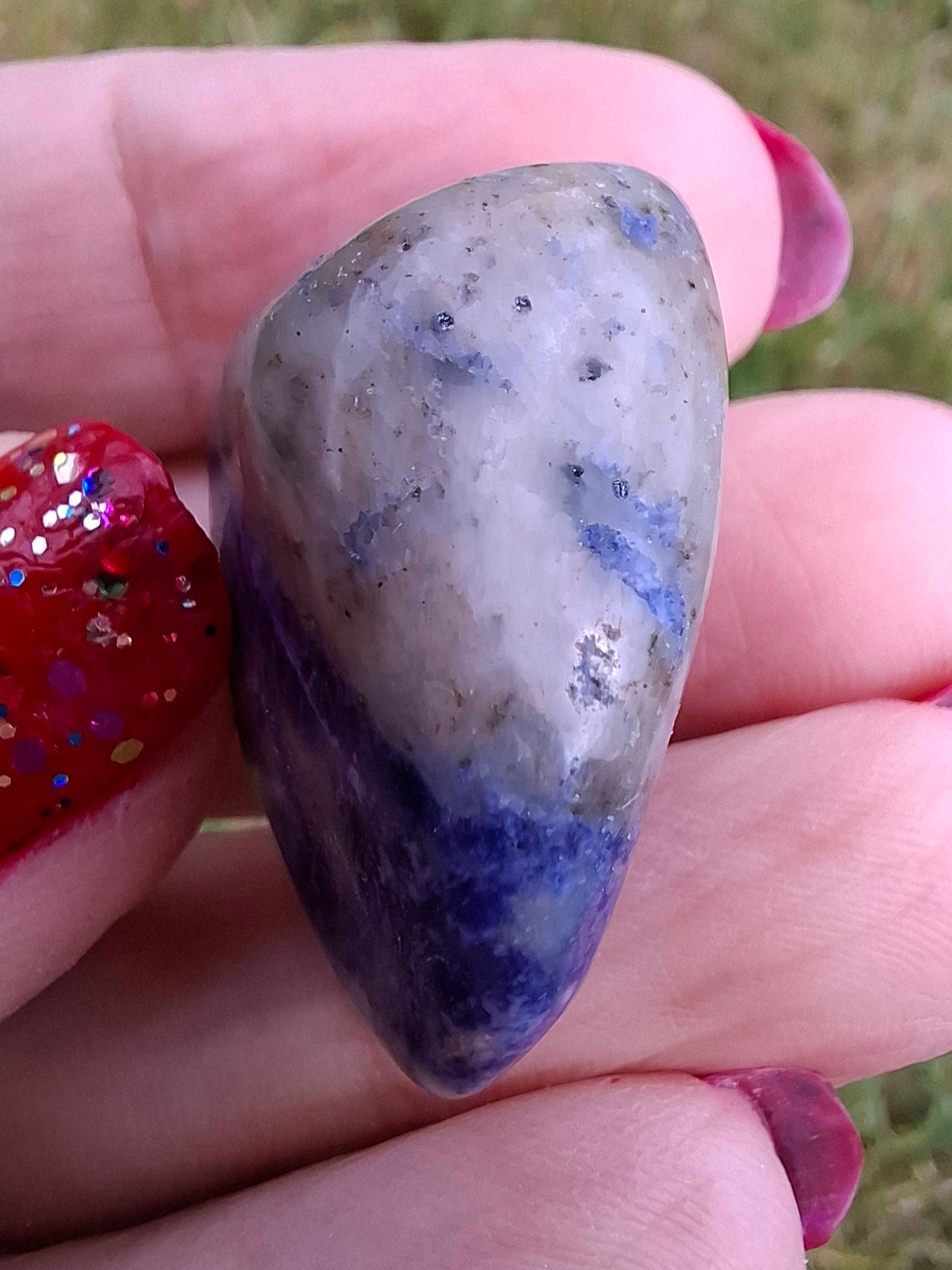 Sodalite, Tumble Stone, Crystal (Ref: T156)