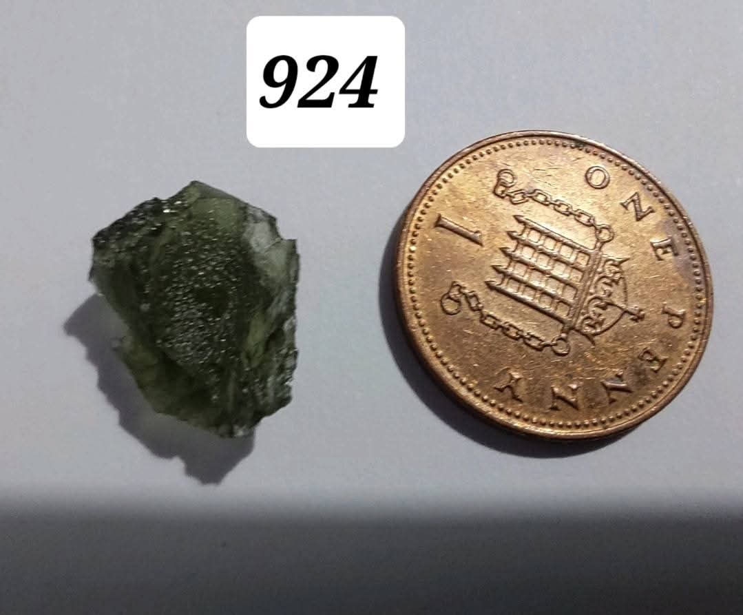 Moldavite Piece, 0.91g, Tektite (Ref: 924)