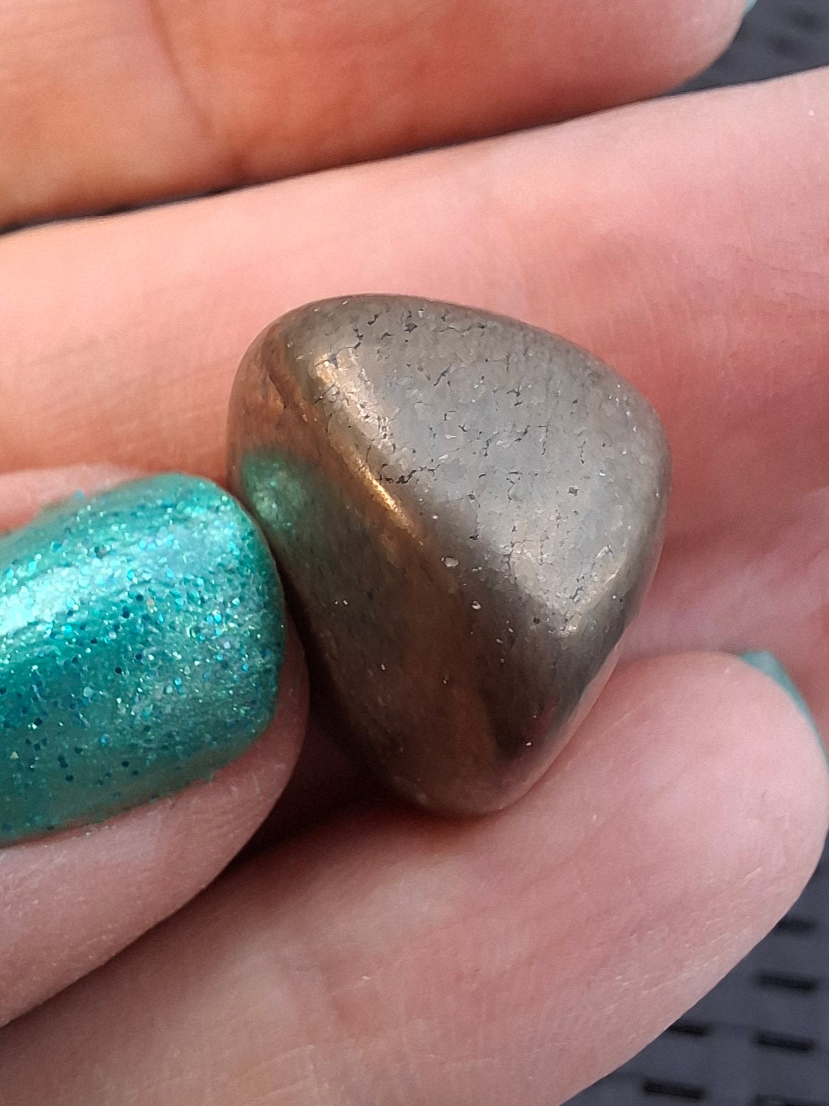 Apache Gold Tumble Stone, Crystal (Ref: T232)