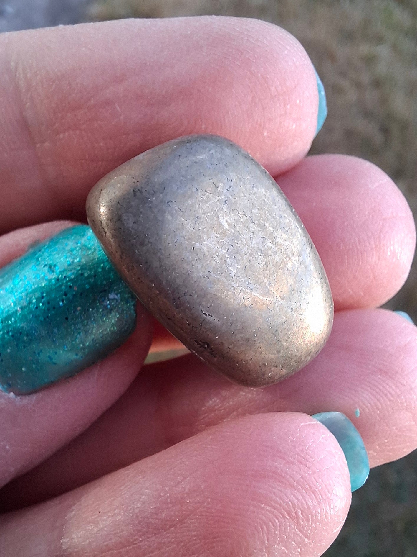 Apache Gold Tumble Stone, Crystal (Ref: T232)