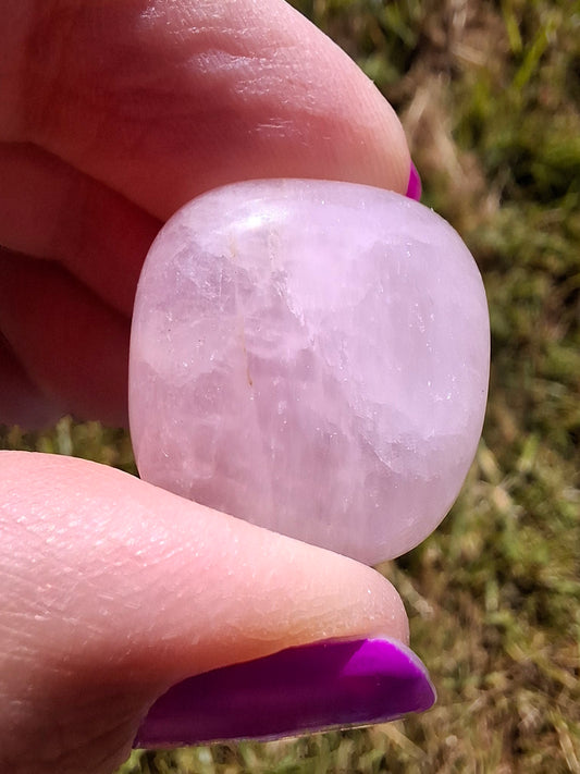 Rose Quartz, Tumble Stone, Crystal (Ref: T94)