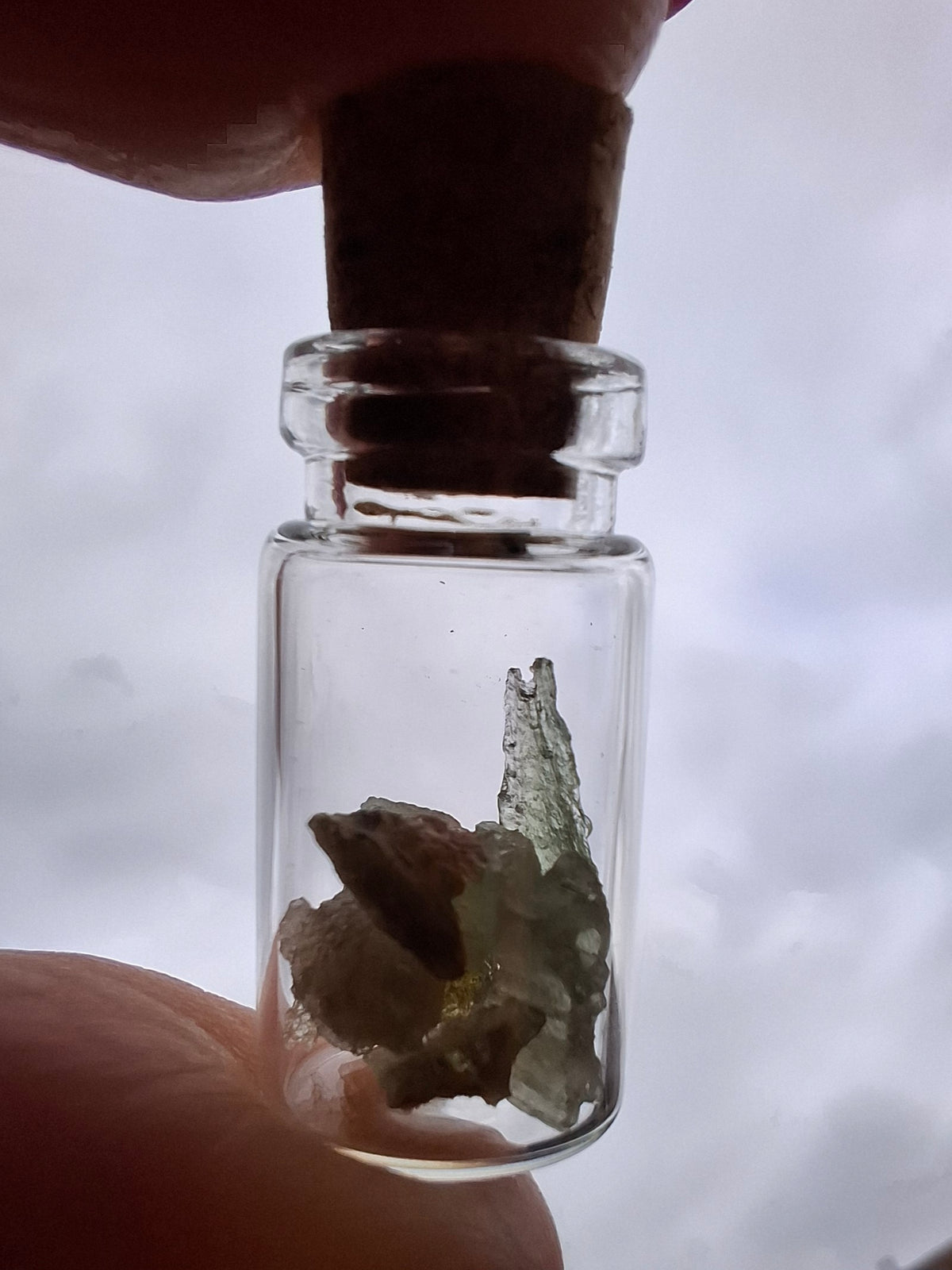 Moldavite Chips (0.50g) in 1ml Bottle, Tektite (Ref: B27)