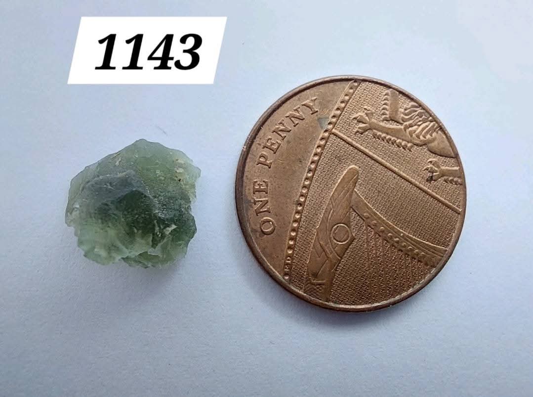 Moldavite Piece, 0.64g, Tektite (Ref: 1143)