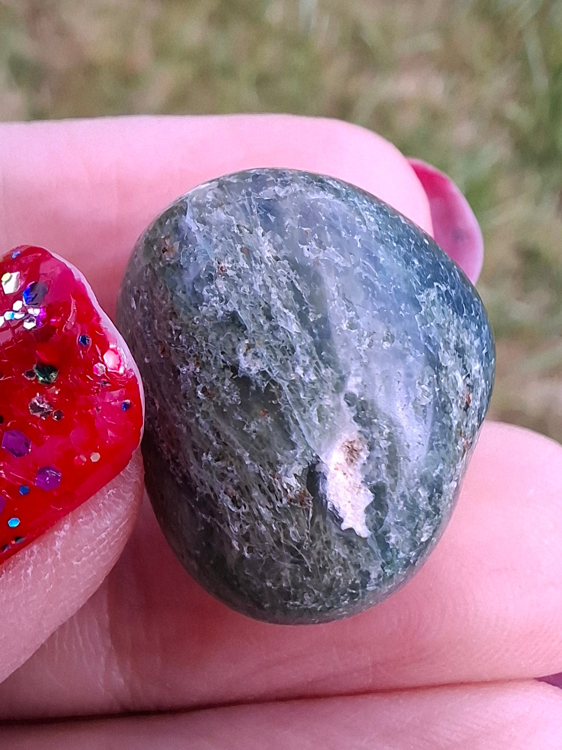 Green Moss Agate, Tumble Stone, Crystal (Ref: T167)