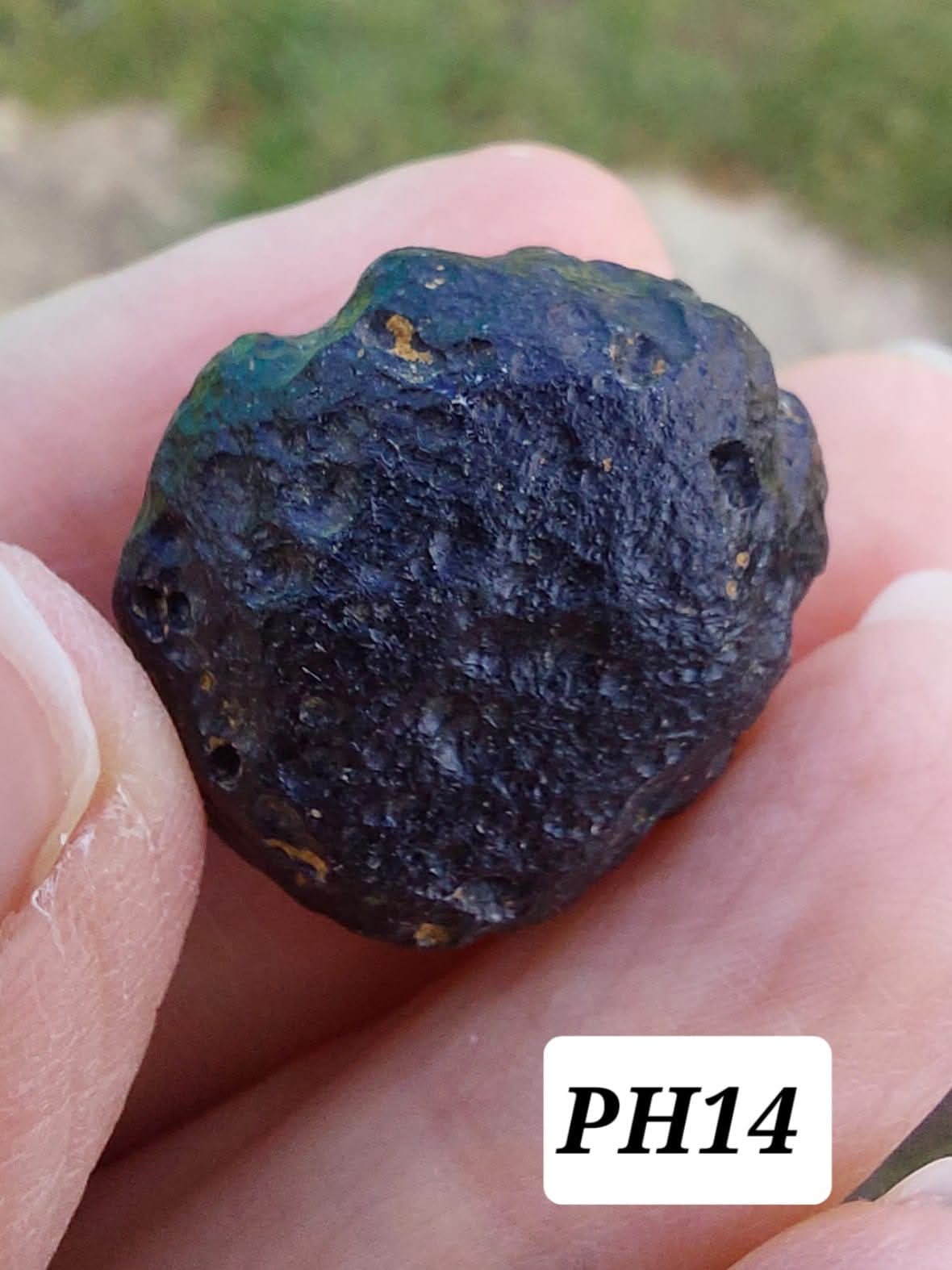 Philippinite (Rizalite), 10.64g, Tektite