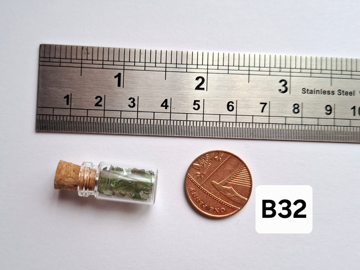 Moldavite Chips (1.00g) in 1ml Bottle, Tektite (Ref: B32)