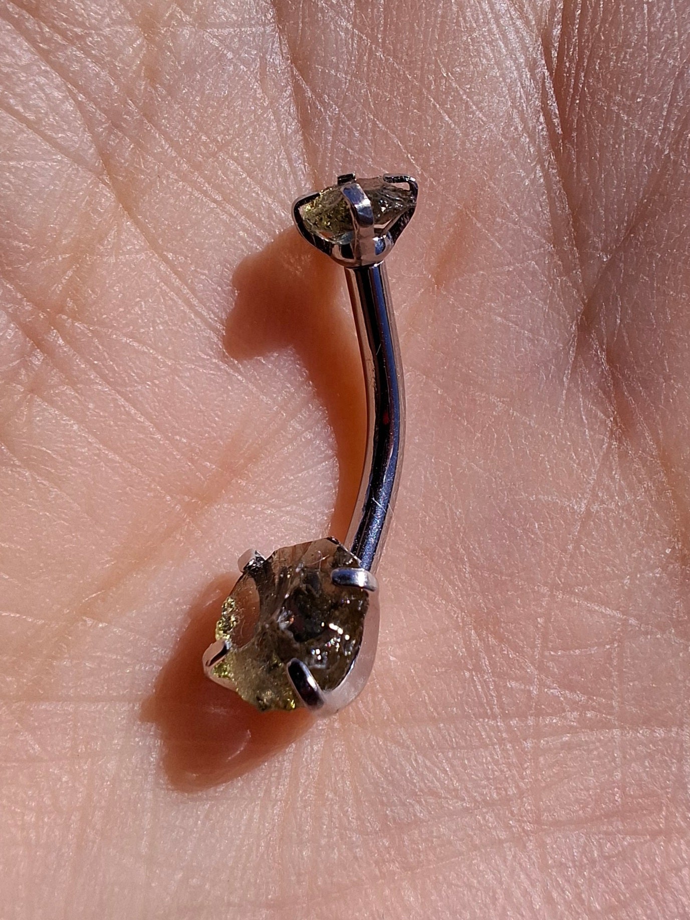 Moldavite (raw) BELLY BAR, 14G, Surgical Steel, Tektite (Ref: BB7)
