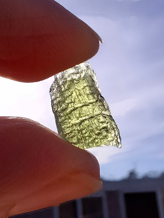 Moldavite Piece, 0.88g, Tektite (Ref: 1333)
