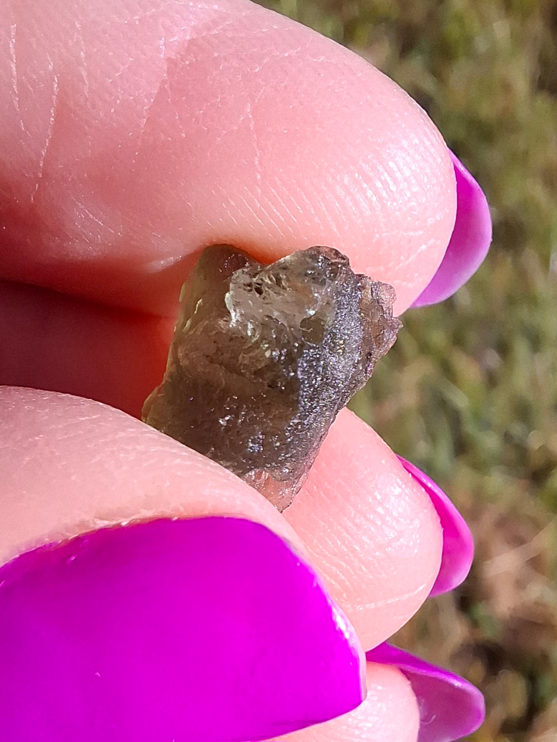 Moldavite Piece, 0.84g, Tektite (Ref: 1445)