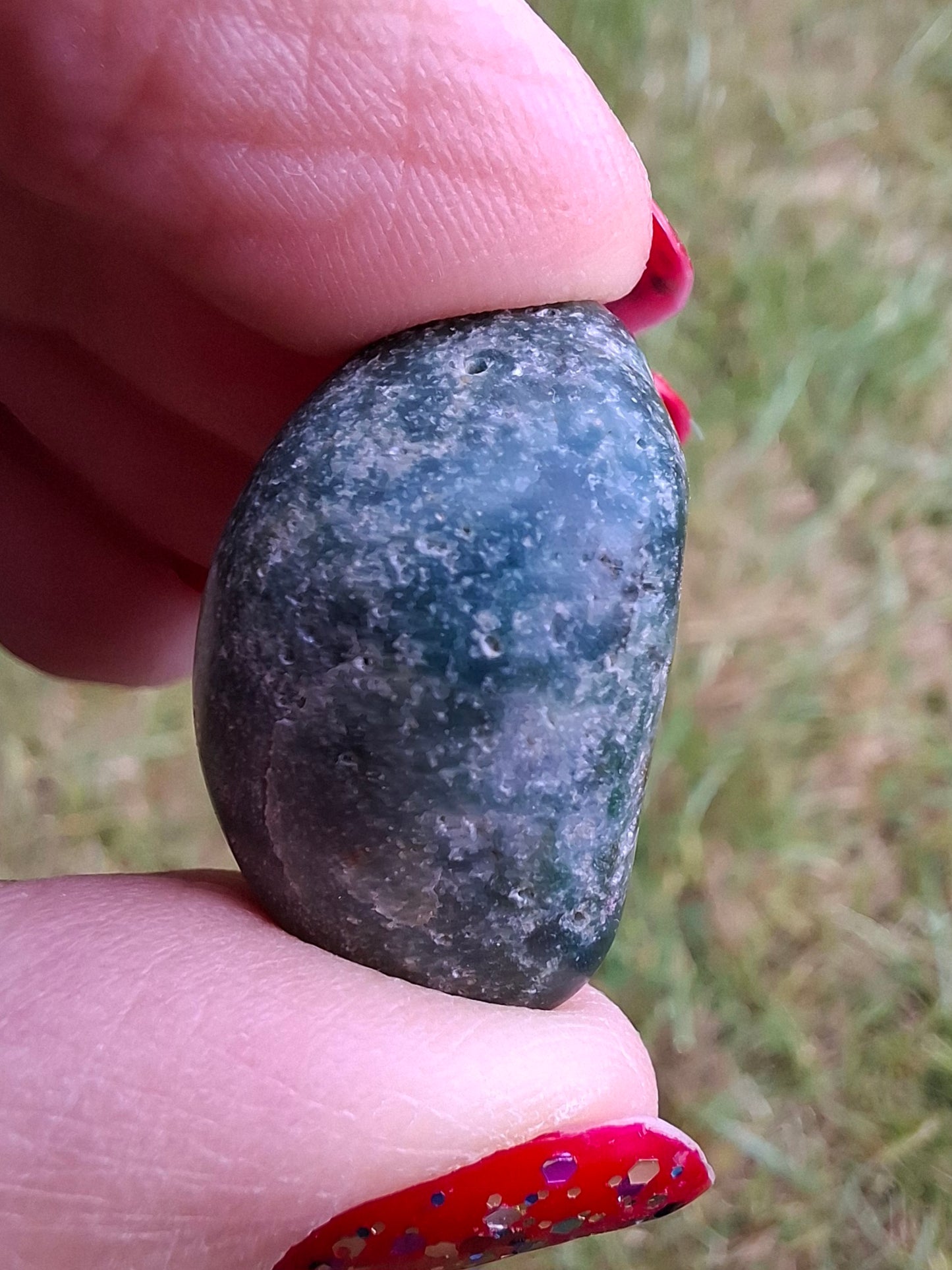 Green Moss Agate, Tumble Stone, Crystal (Ref: T172)