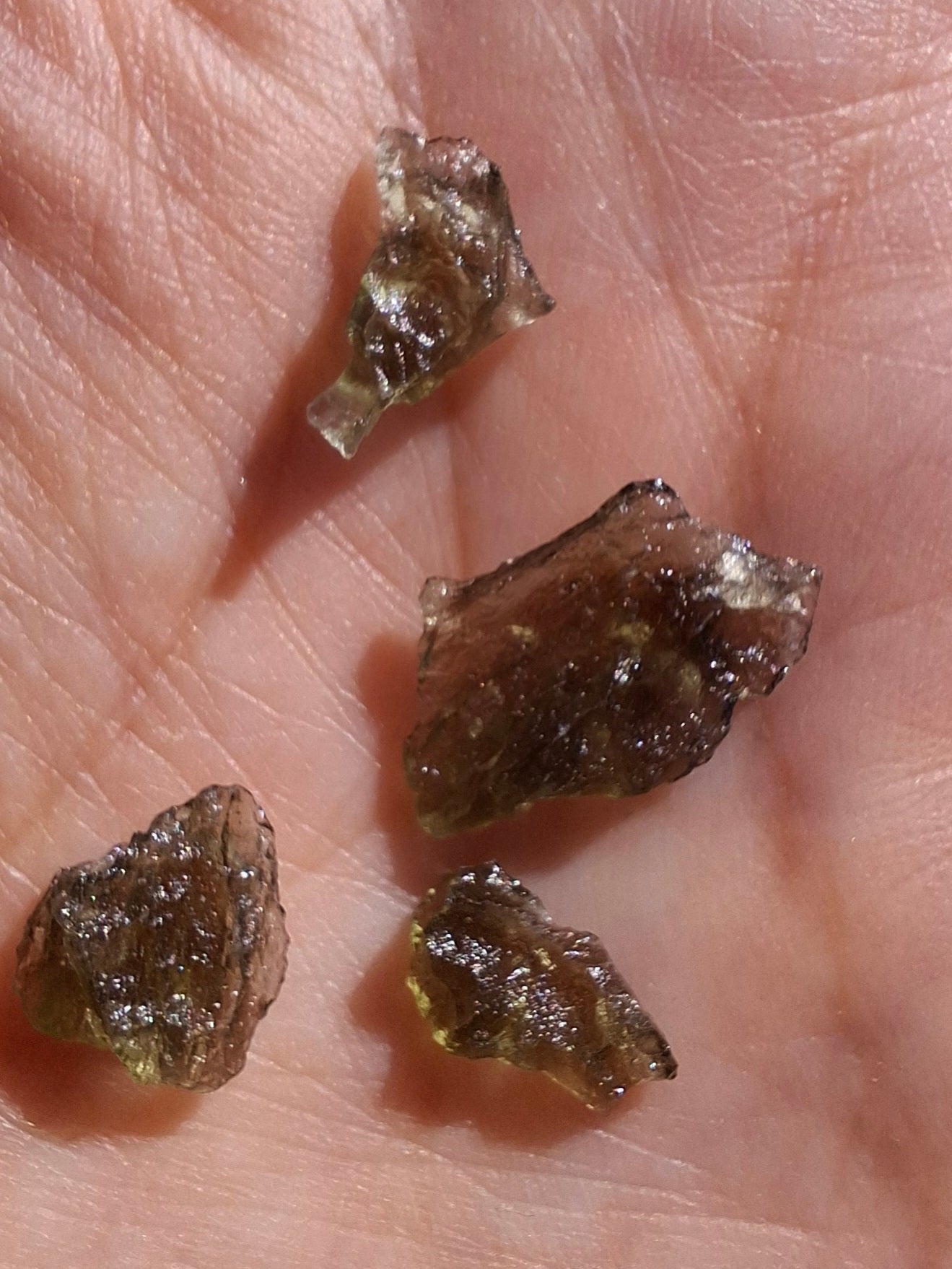 Moldavite chip Bundle, 1g, 4 pcs, Tektite (Ref: MB30)