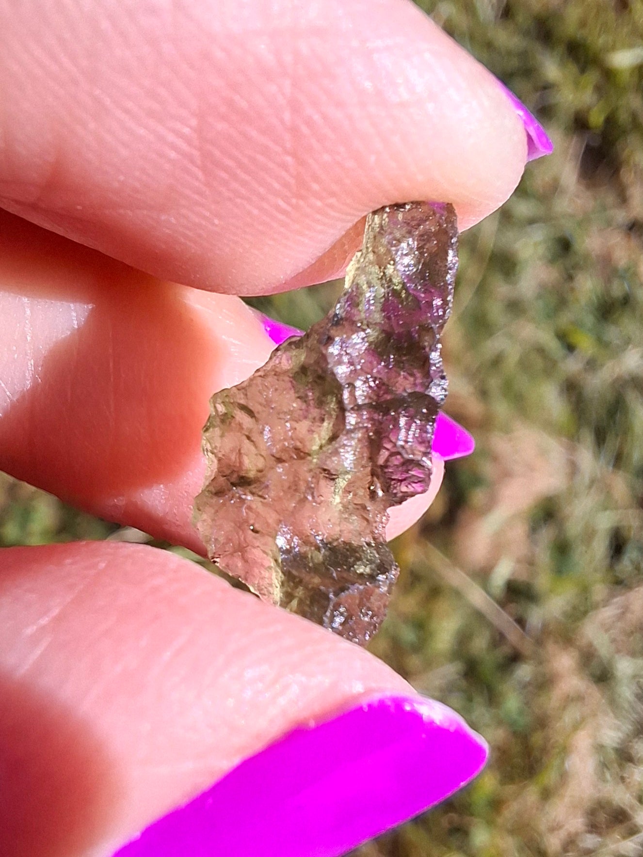 Moldavite Piece, 0.61g, Tektite (Ref: 1457)