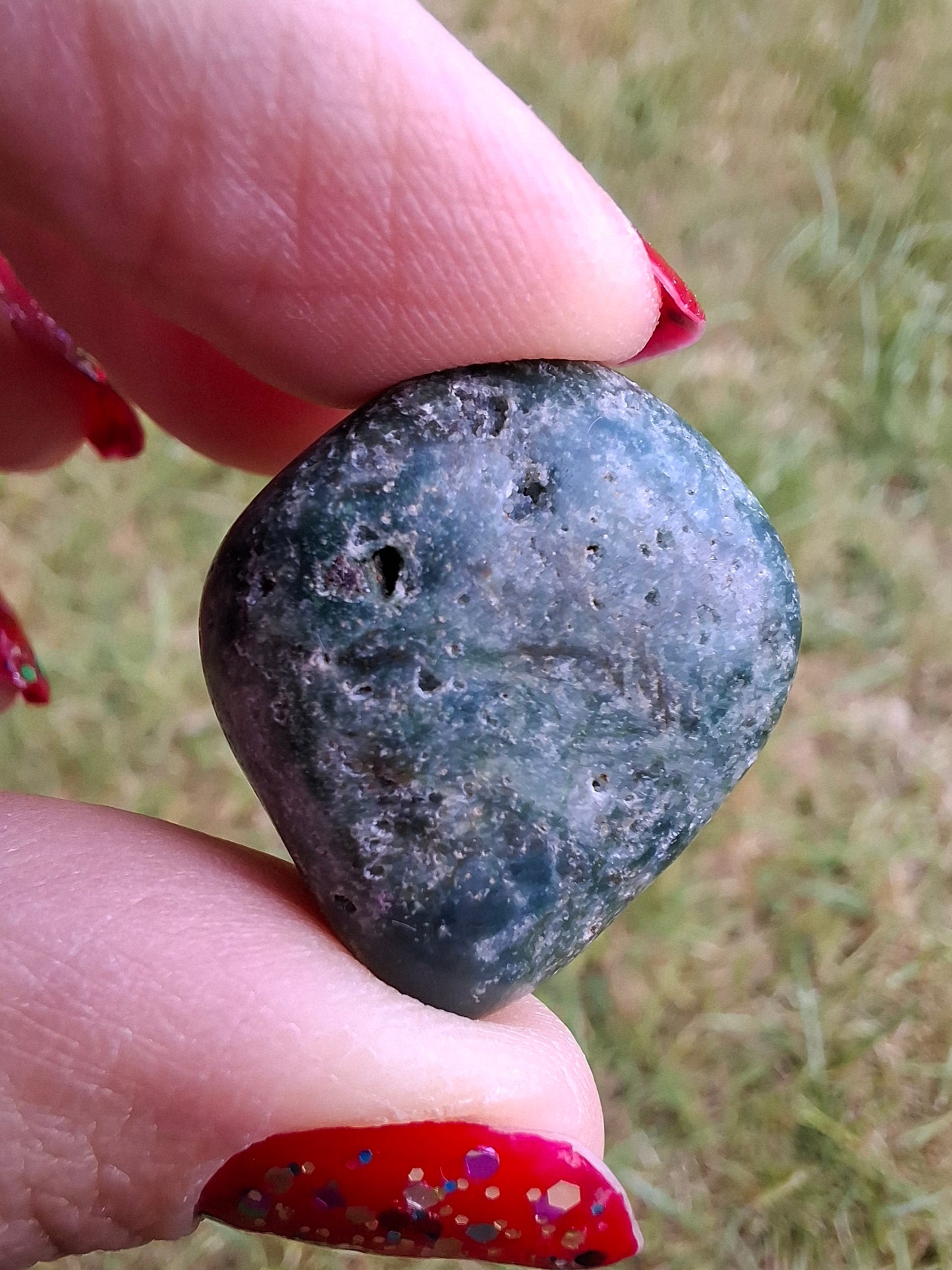 Green Moss Agate, Tumble Stone, Crystal (Ref: T172)