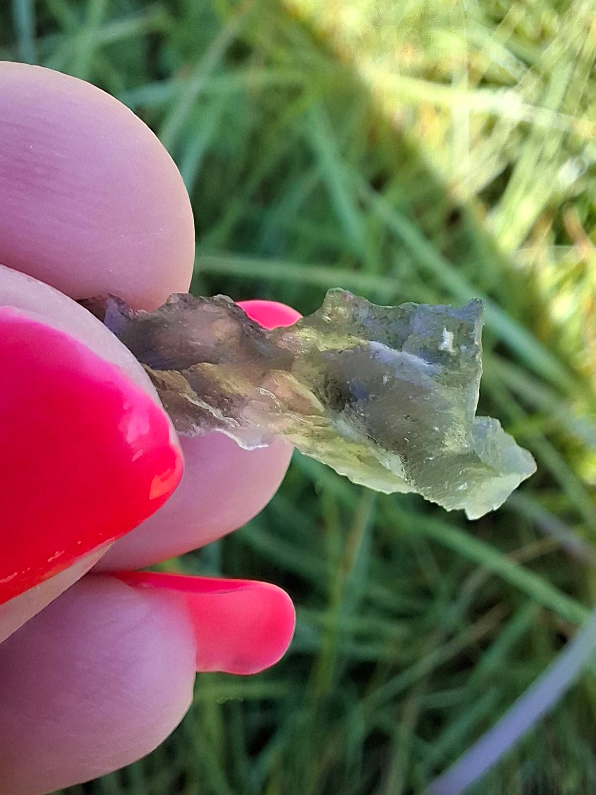 Moldavite Piece, 0.87g, Tektite (Ref: 1411)