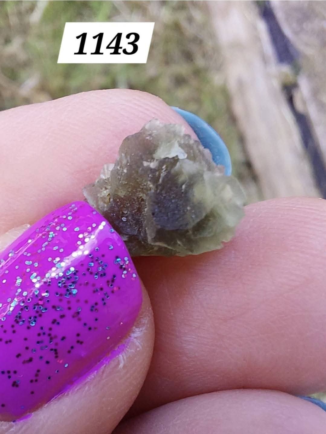 Moldavite Piece, 0.64g, Tektite (Ref: 1143)
