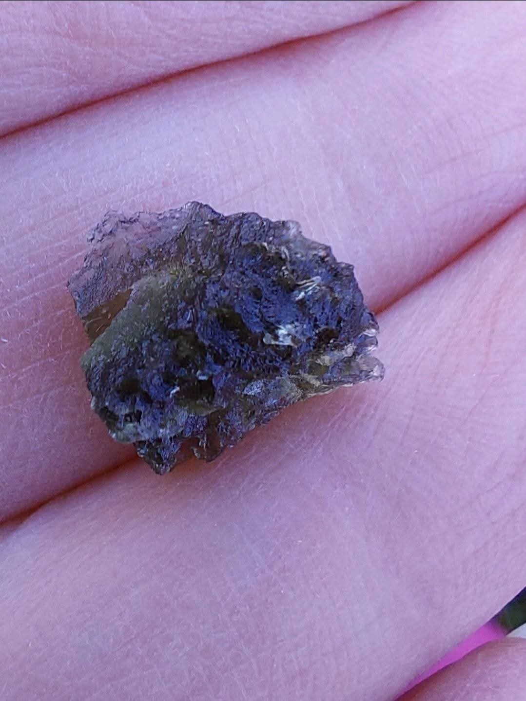 Moldavite Piece, 0.65g, Tektite (Ref: 1100)