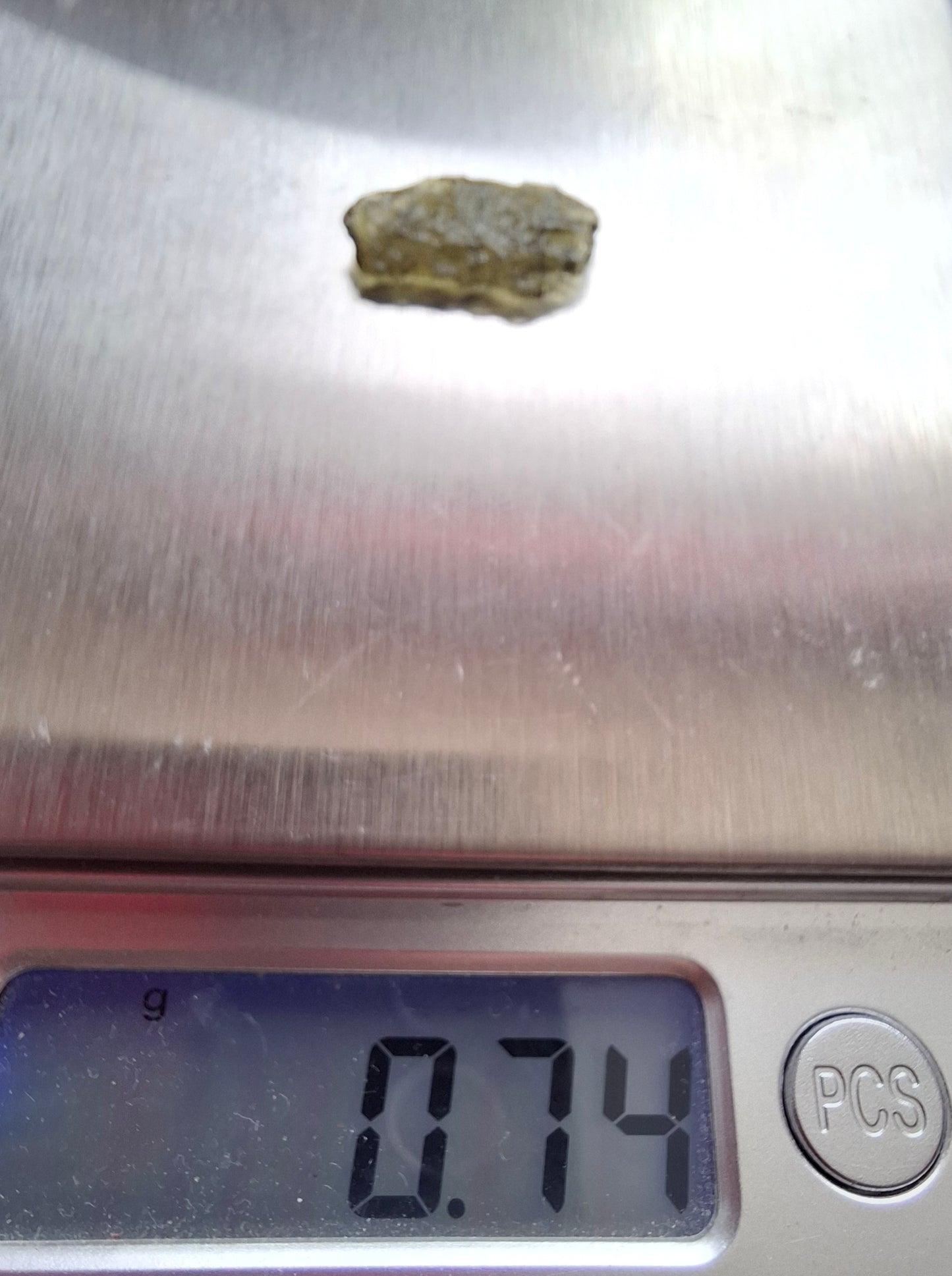 Moldavite Piece, 0.74g, Tektite (Ref: 1378)