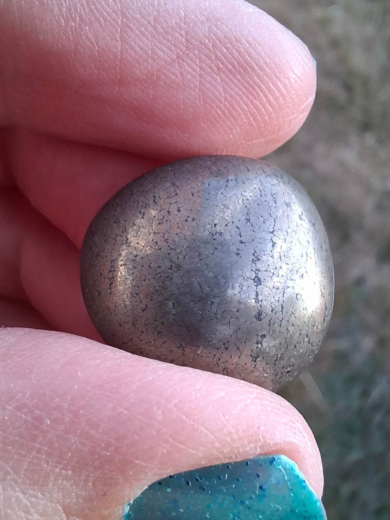 Apache Gold Tumble Stone, Crystal (Ref: T226)