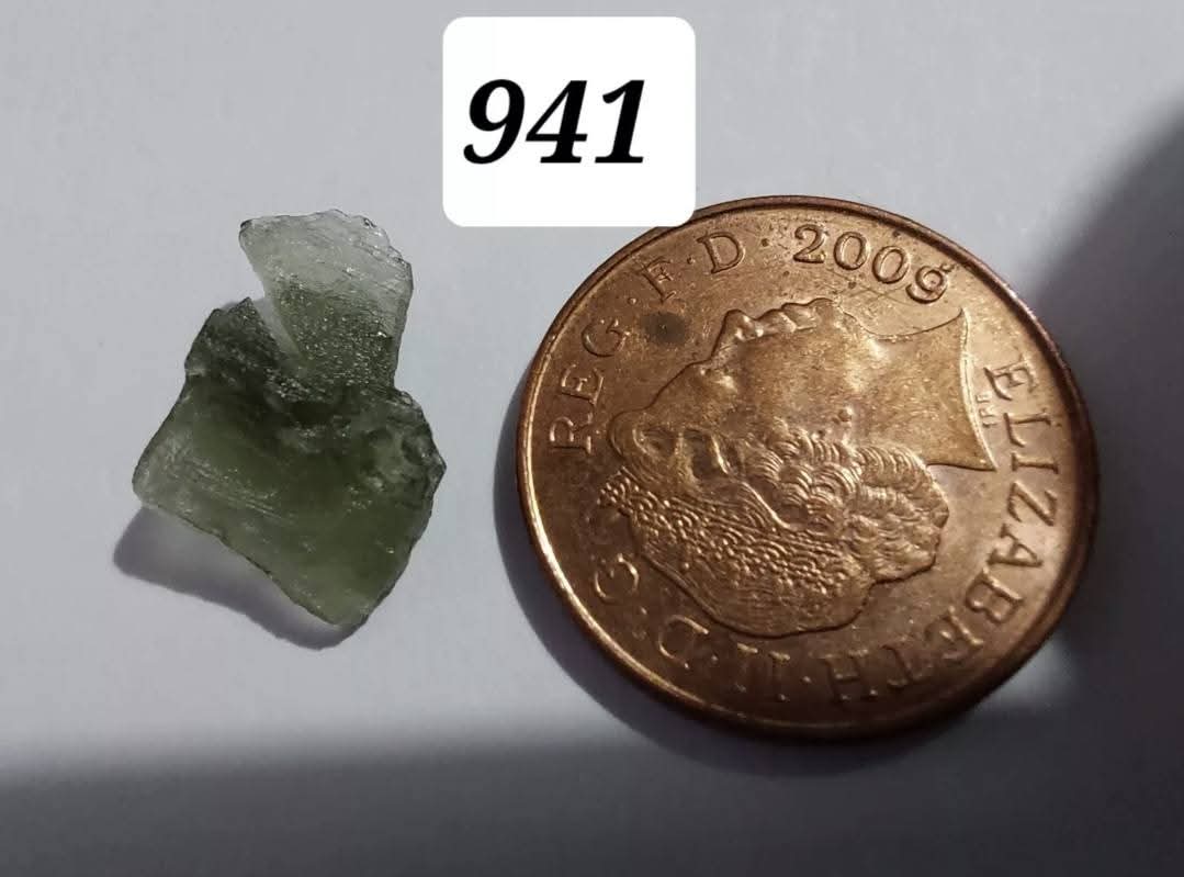 Moldavite Piece, 0.58g, Tektite (Ref: 941)