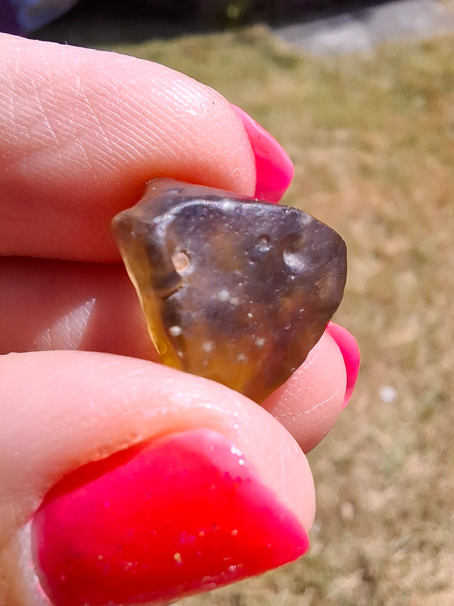 Libyan Desert Glass (darker) Piece, 2.29g, Tektite (Ref: L1359)