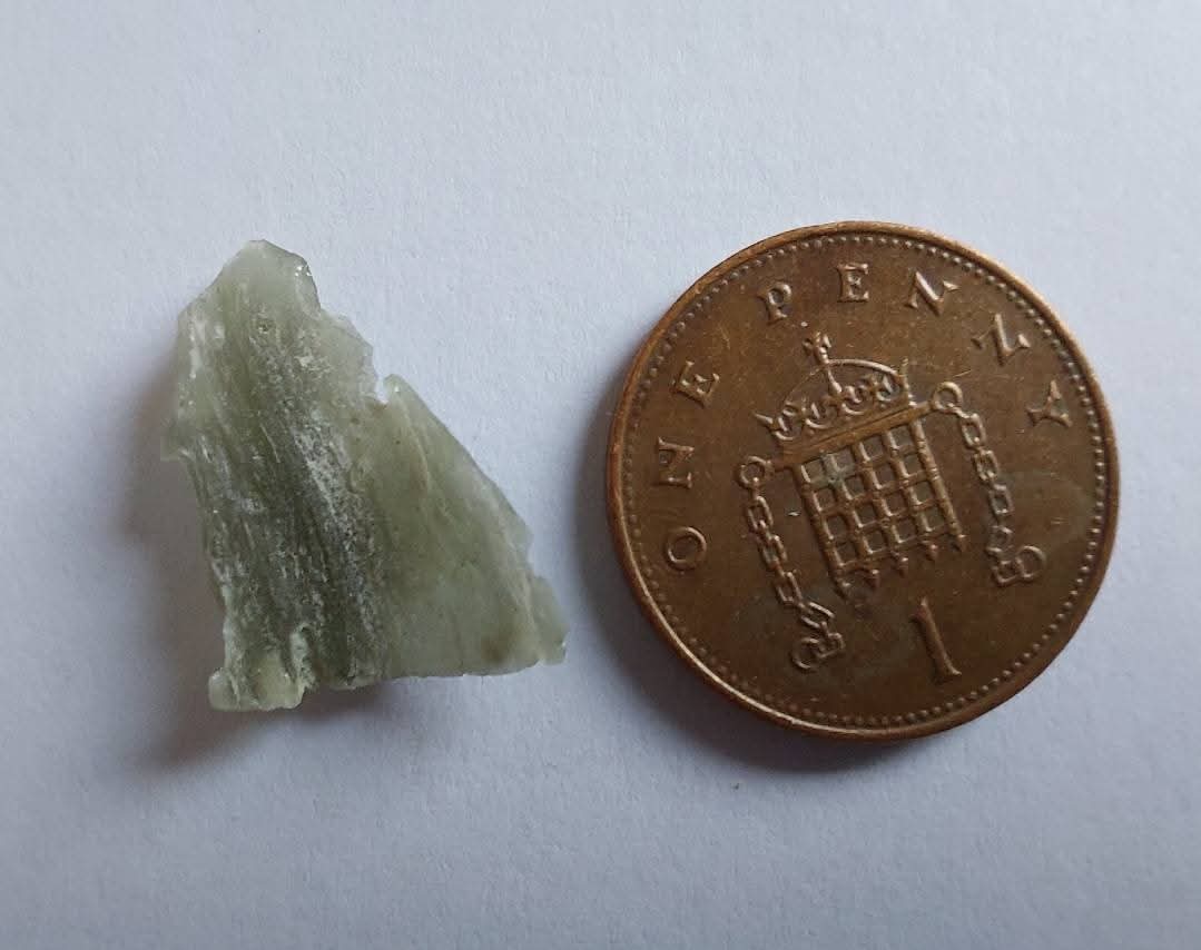 Moldavite Piece, 0.59g, Tektite (Ref: E155)