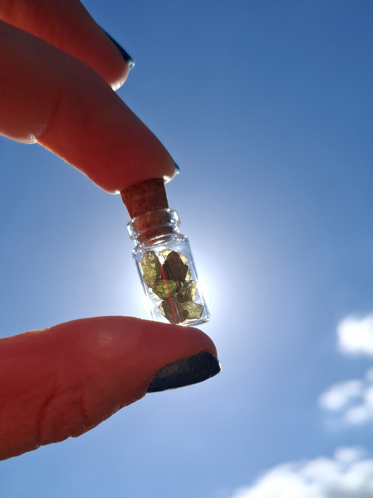 Moldavite Chips (1.00g) in 1ml Bottle, Tektite (Ref: B36)