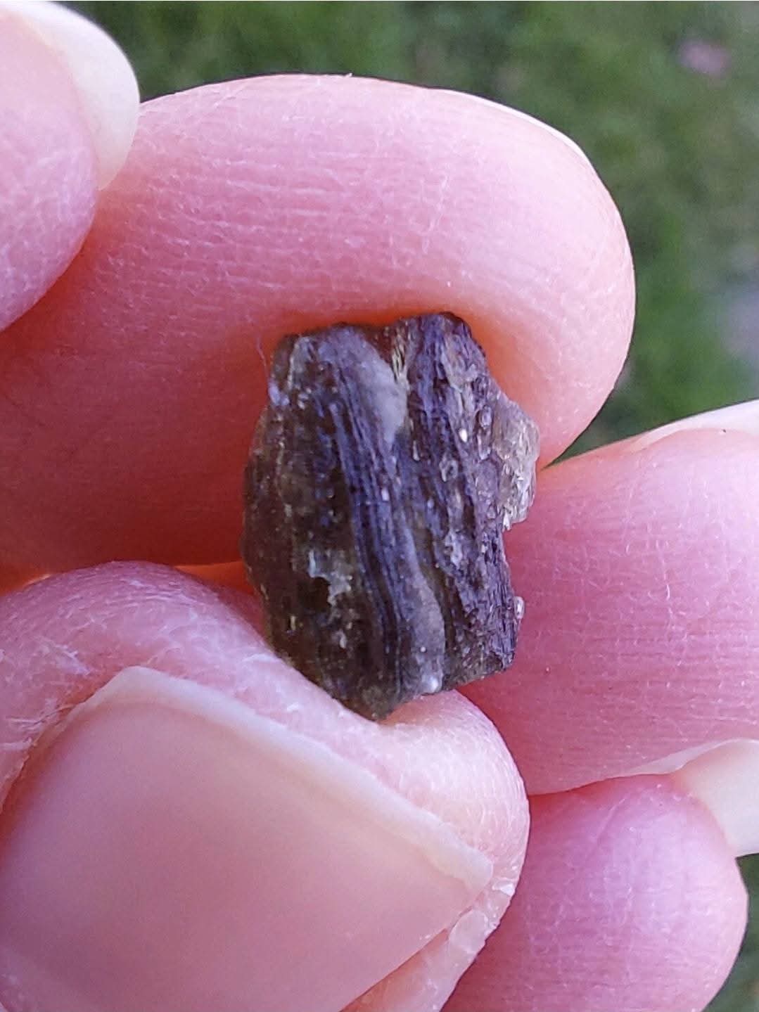 Moldavite Piece, 0.66g, Tektite (Ref: 1010)