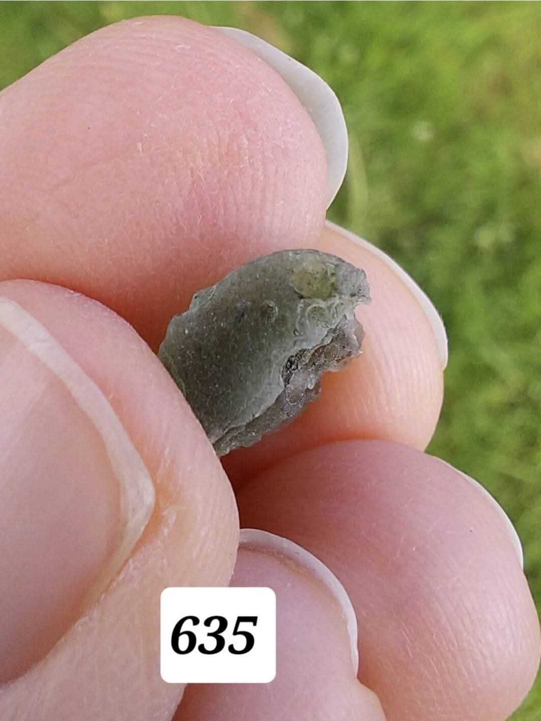 Moldavite Piece, 0.72g, Tektite (Ref: 635)