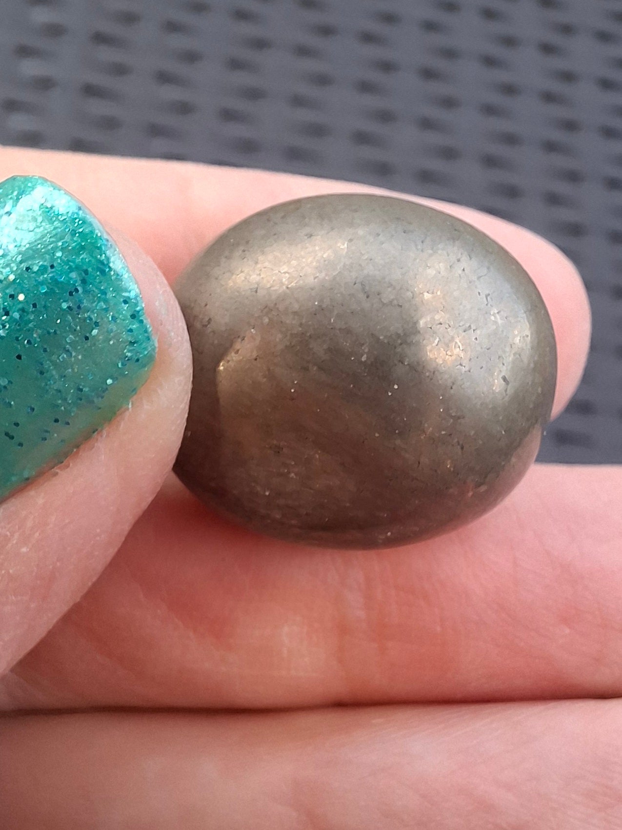 Apache Gold Tumble Stone, Crystal (Ref: T233)
