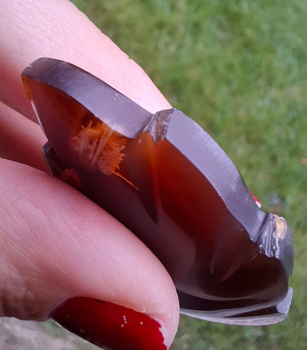 Red Amber Leaf Carving, 7.06g, Fossil (Ref: Leaf7)