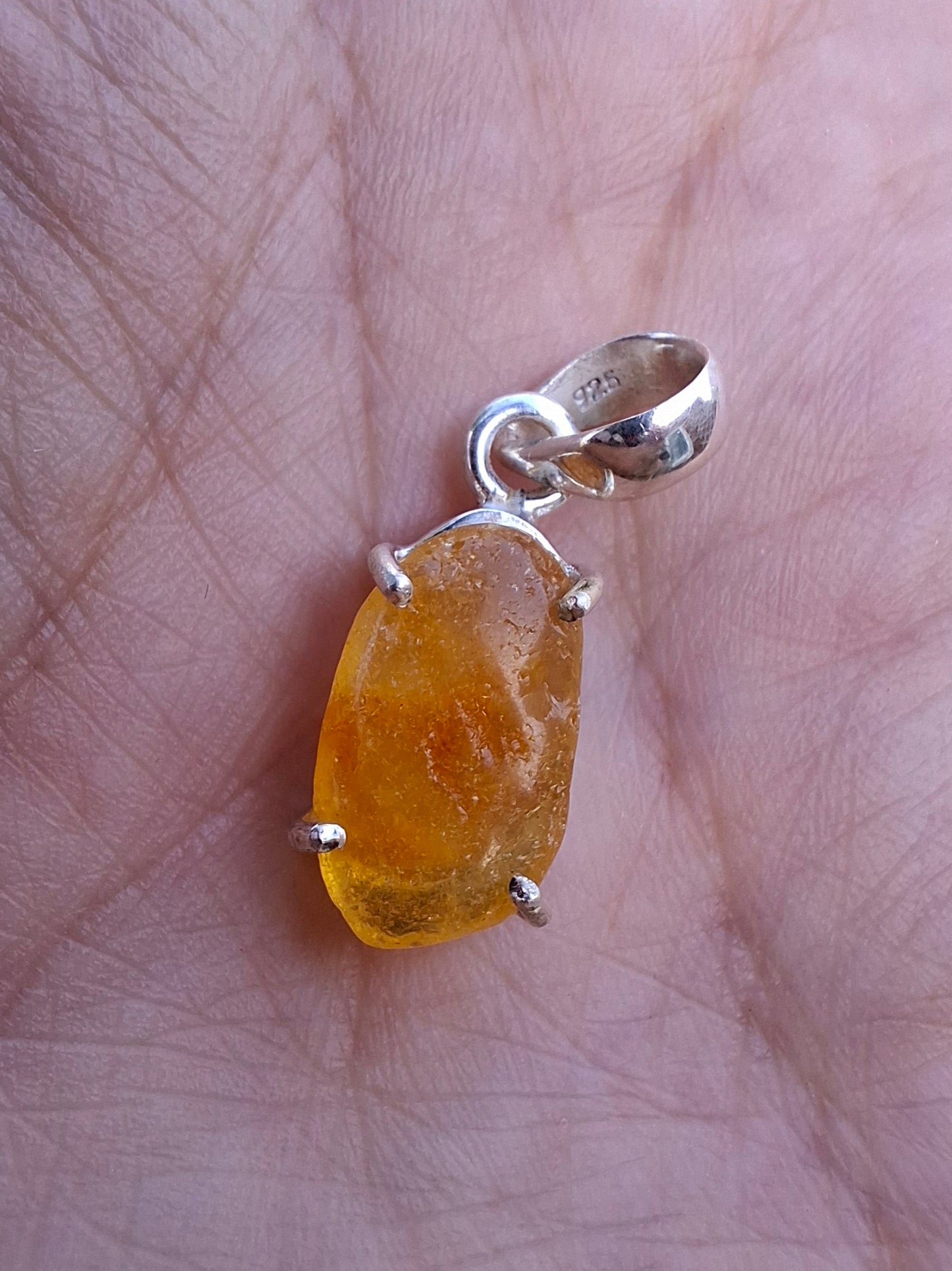 Baltic Amber Pendant, 925 Silver, Fossil (Ref: AP23)