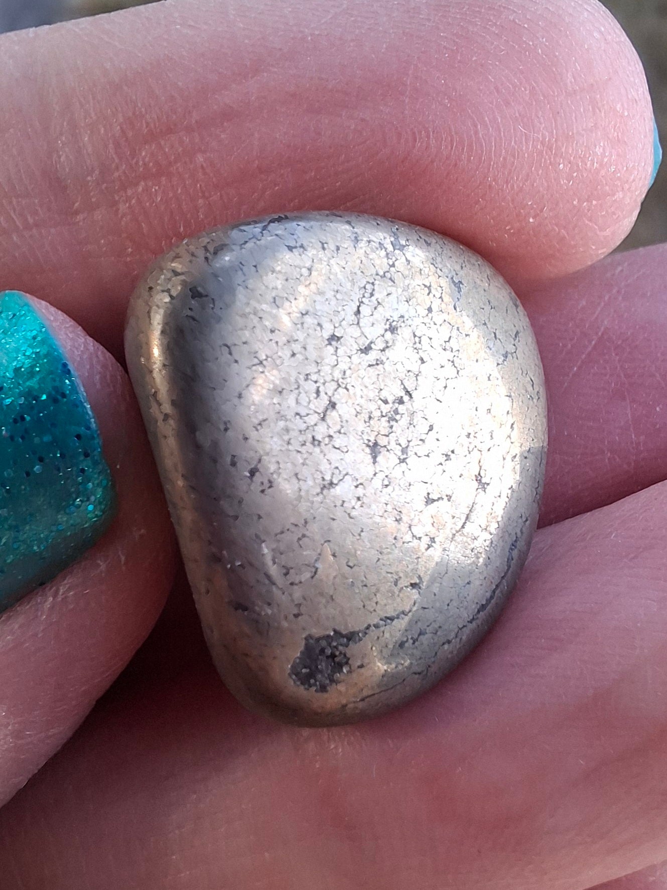 Apache Gold Tumble Stone, Crystal (Ref: T229)