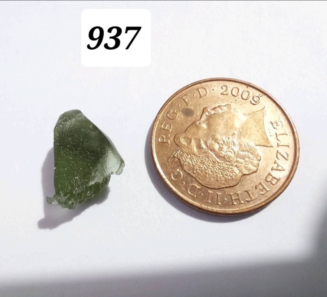 Moldavite Piece, 0.94g, Tektite (Ref: 937)