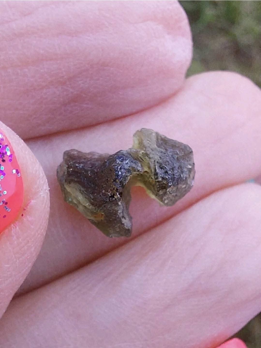 Moldavite Piece, 0.64g, Tektite (Ref: 1149)