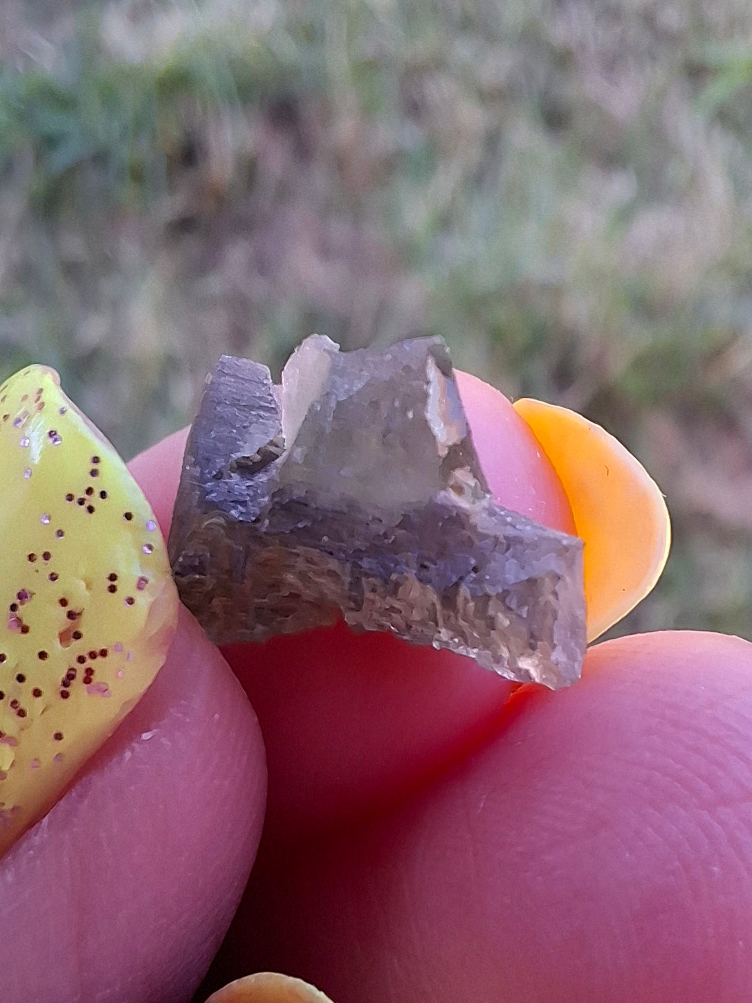 Moldavite Piece, 0.75g, Tektite (Ref: 1483)