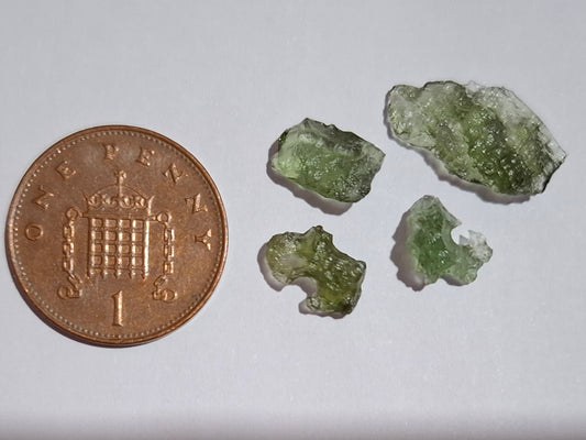 Moldavite chip Bundle, 1g, 4 pcs, Tektite (MB43)