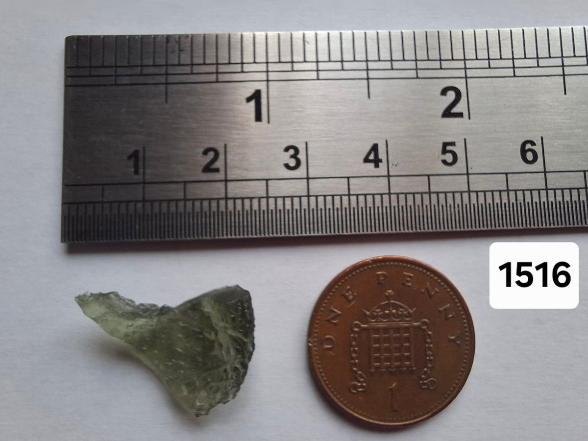Moldavite Piece, 1.03g, Tektite (Ref: 1516)