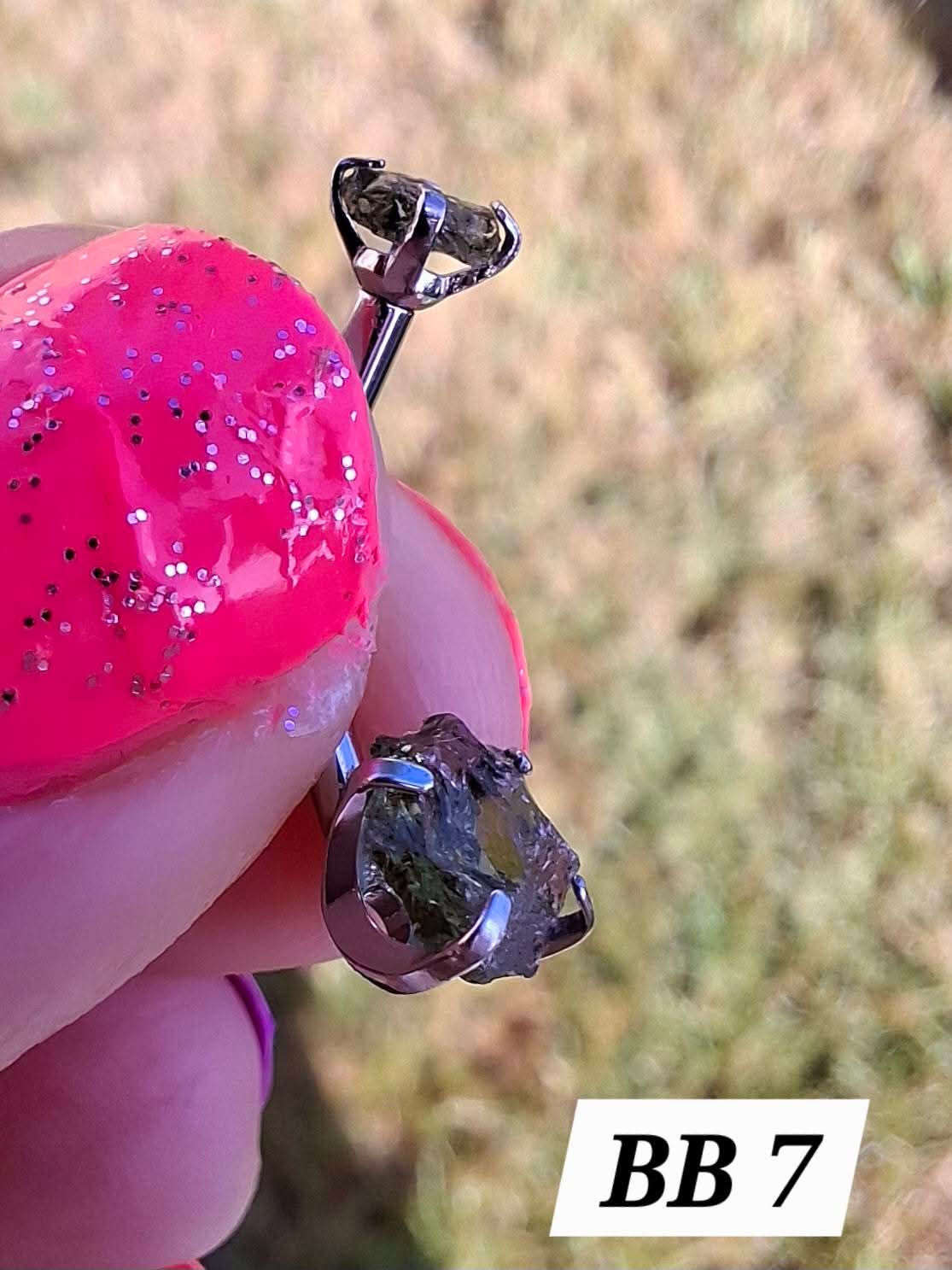 Moldavite (raw) BELLY BAR, 14G, Surgical Steel, Tektite (Ref: BB7)