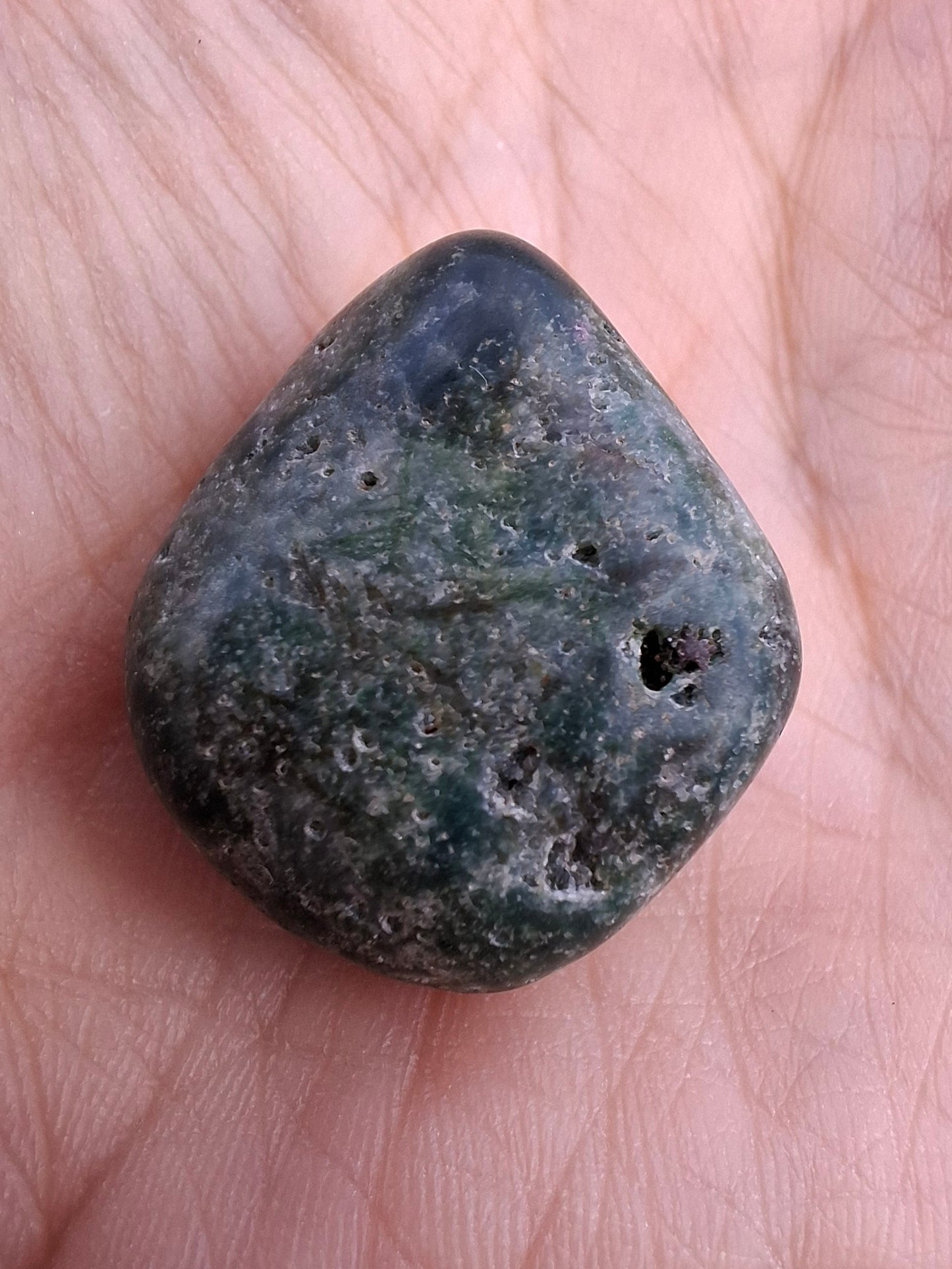 Green Moss Agate, Tumble Stone, Crystal (Ref: T172)