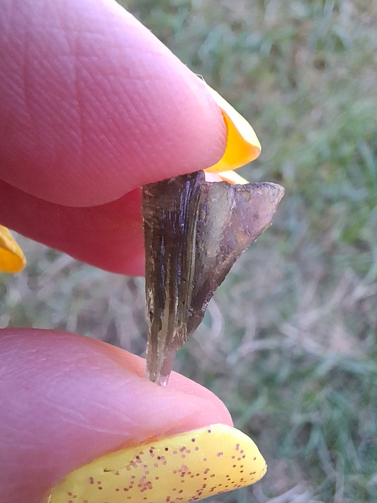 Moldavite Piece, 0.87g, Tektite (Ref: 1477)