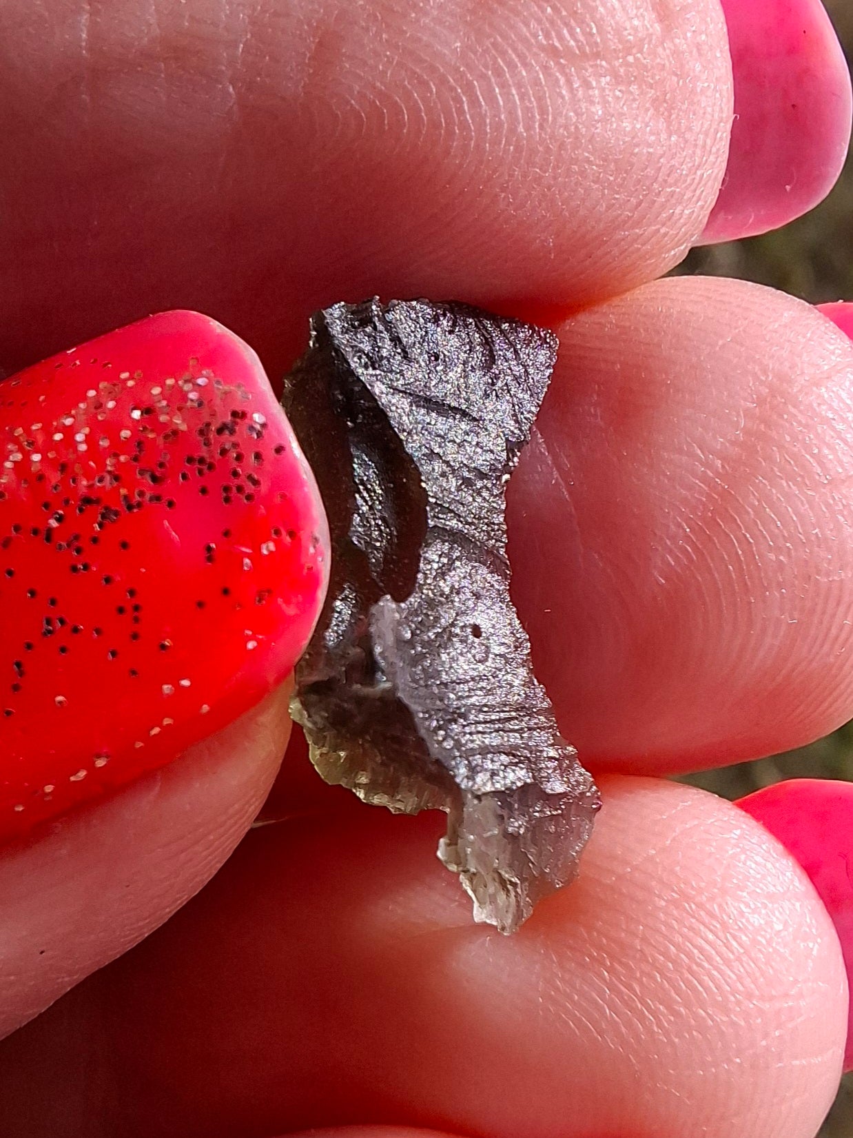 Moldavite Piece, 0.69g, Tektite (Ref: 1486)