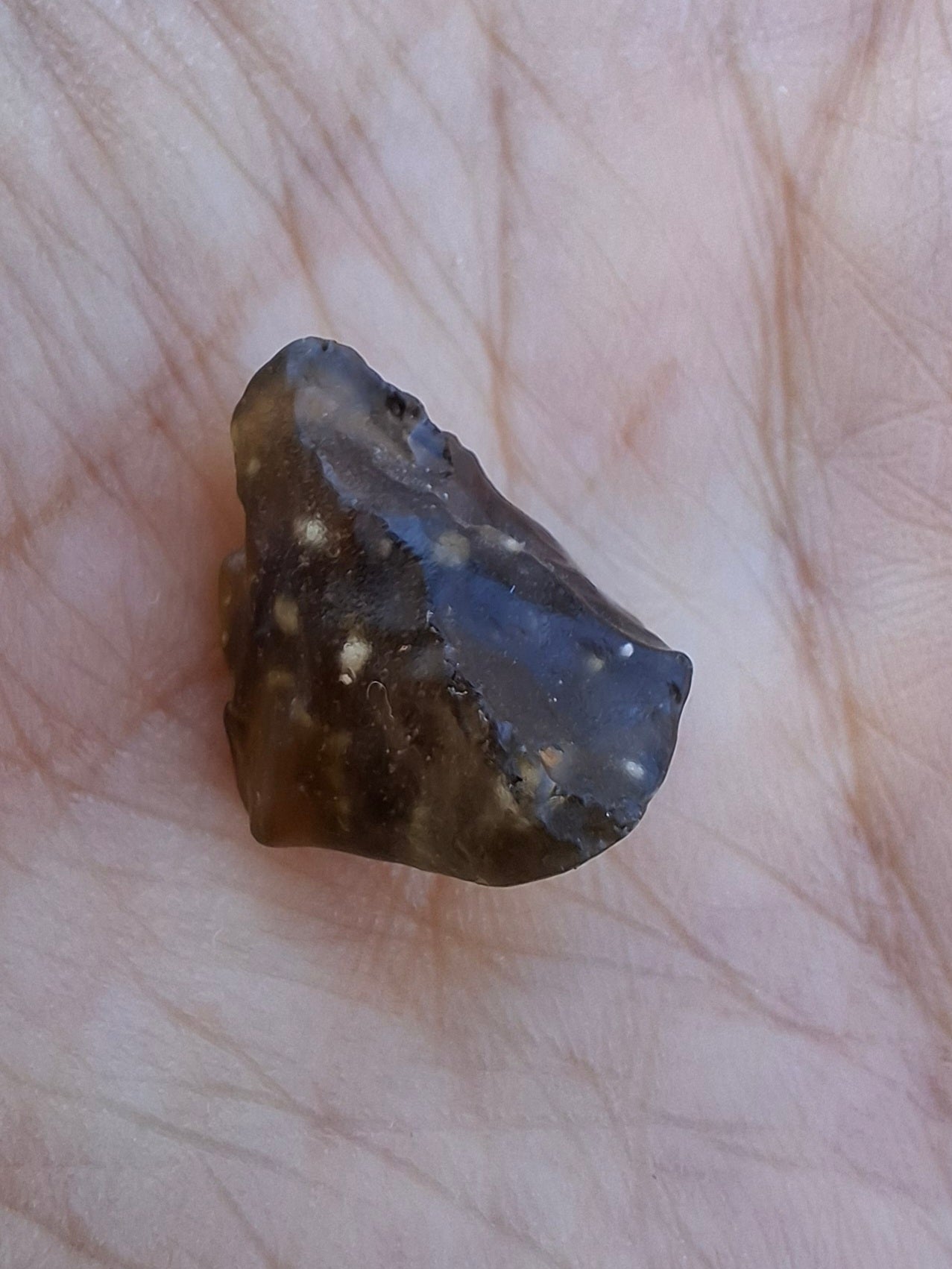 Libyan Desert Glass (darker) Piece, 2.29g, Tektite (Ref: L1359)