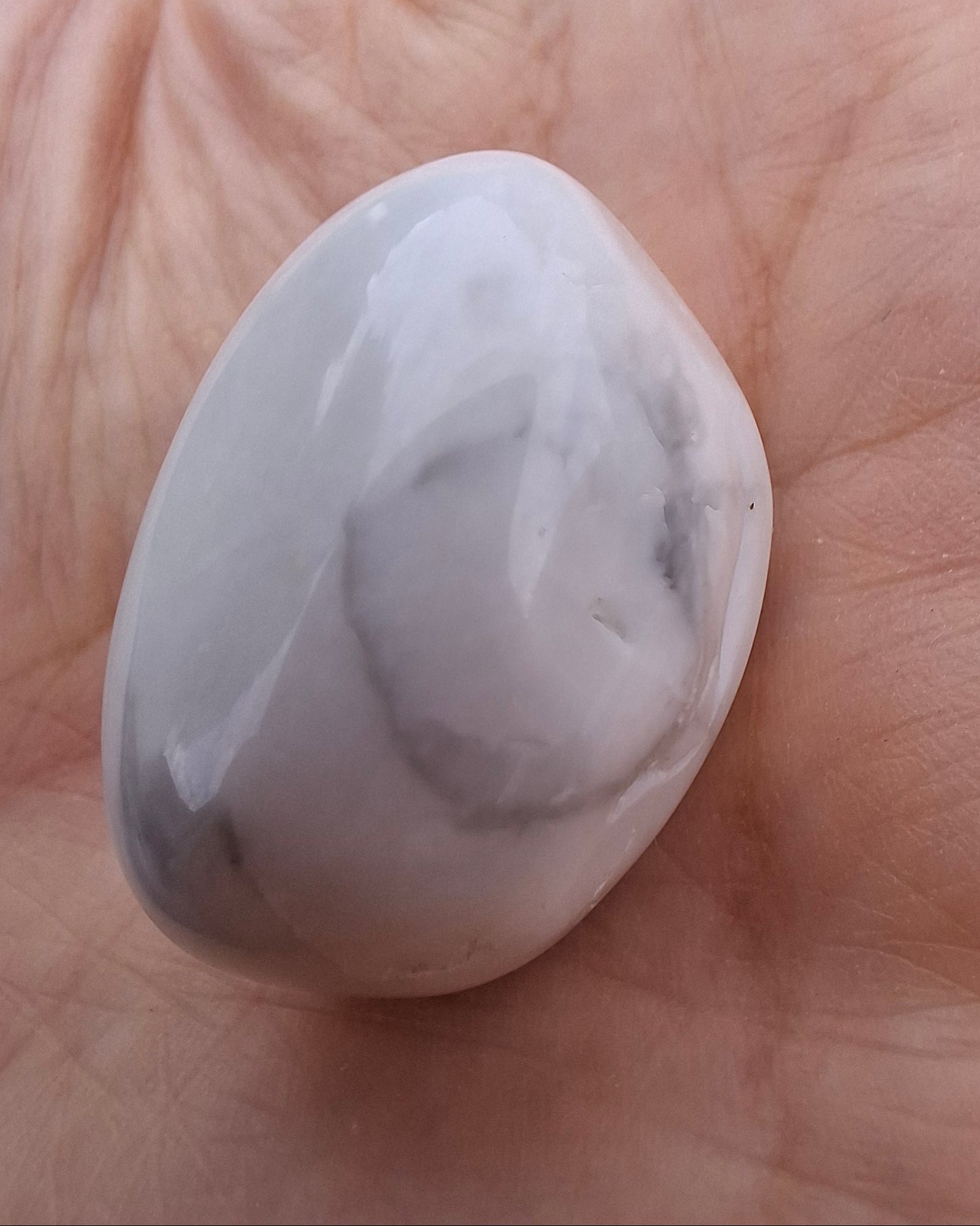Howlite, Tumble Stone, Crystal (Ref: T38)