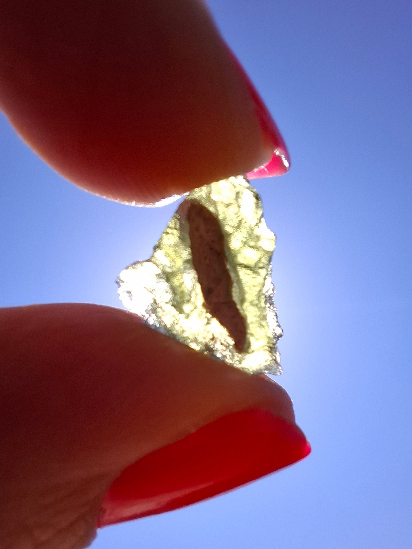 Moldavite Piece, 0.90g, Tektite (Ref: 1412)