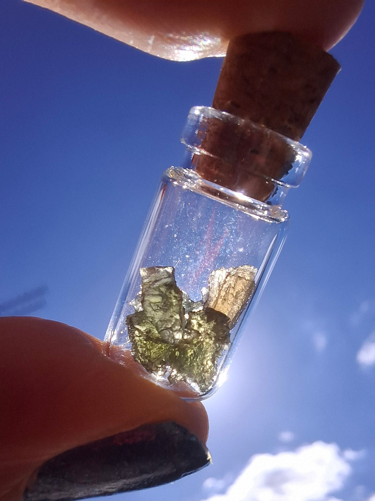 Moldavite Chips (0.50g) in 1ml Bottle, Tektite (Ref: B28)