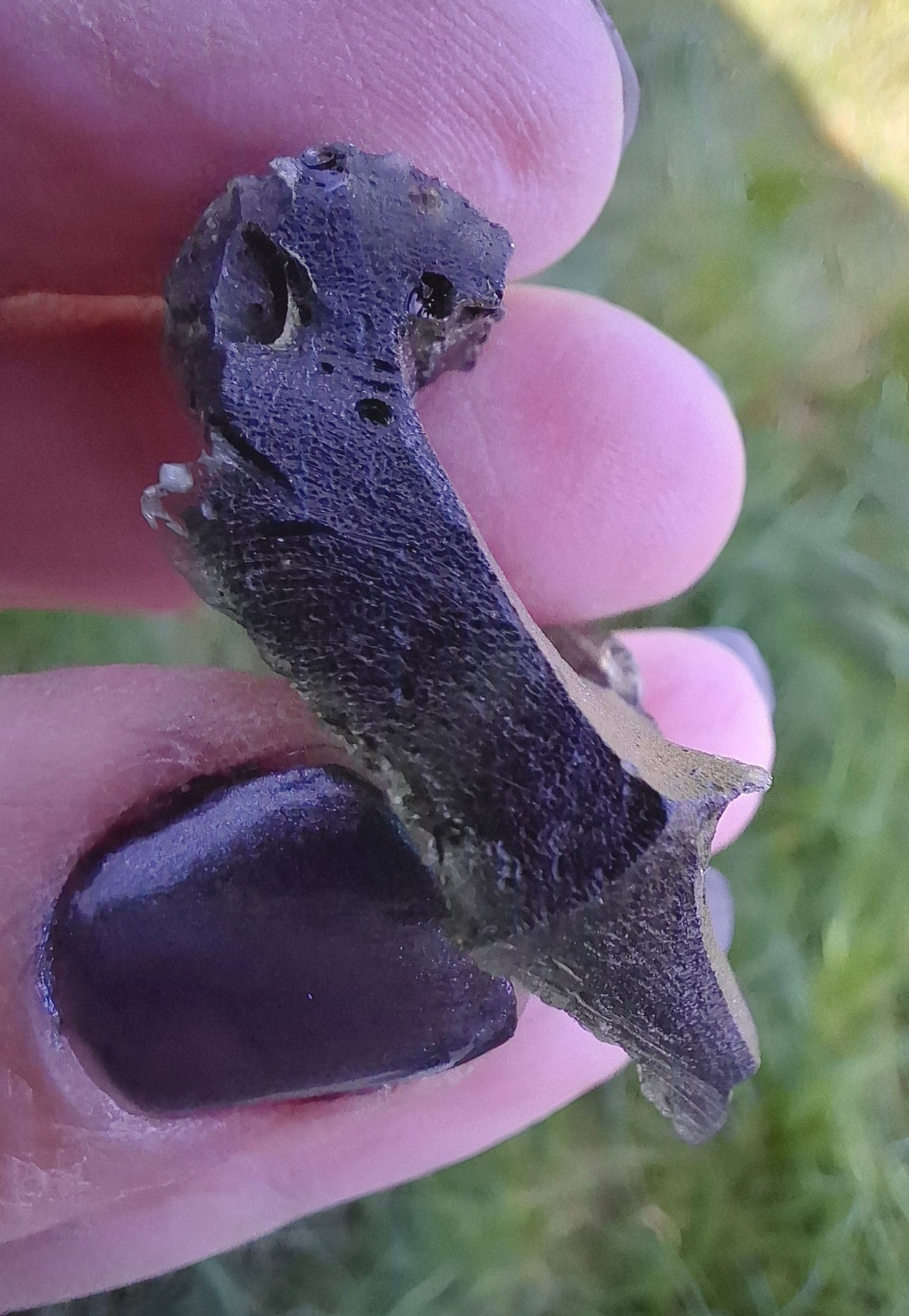 Moldavite Piece, NESMEN, 8.90g, Tektite (Ref: 1374)