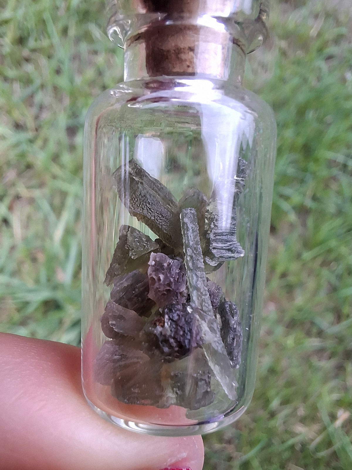 Moldavite Chips (2.00g) in 3ml Bottle, Tektite (Ref: B40)