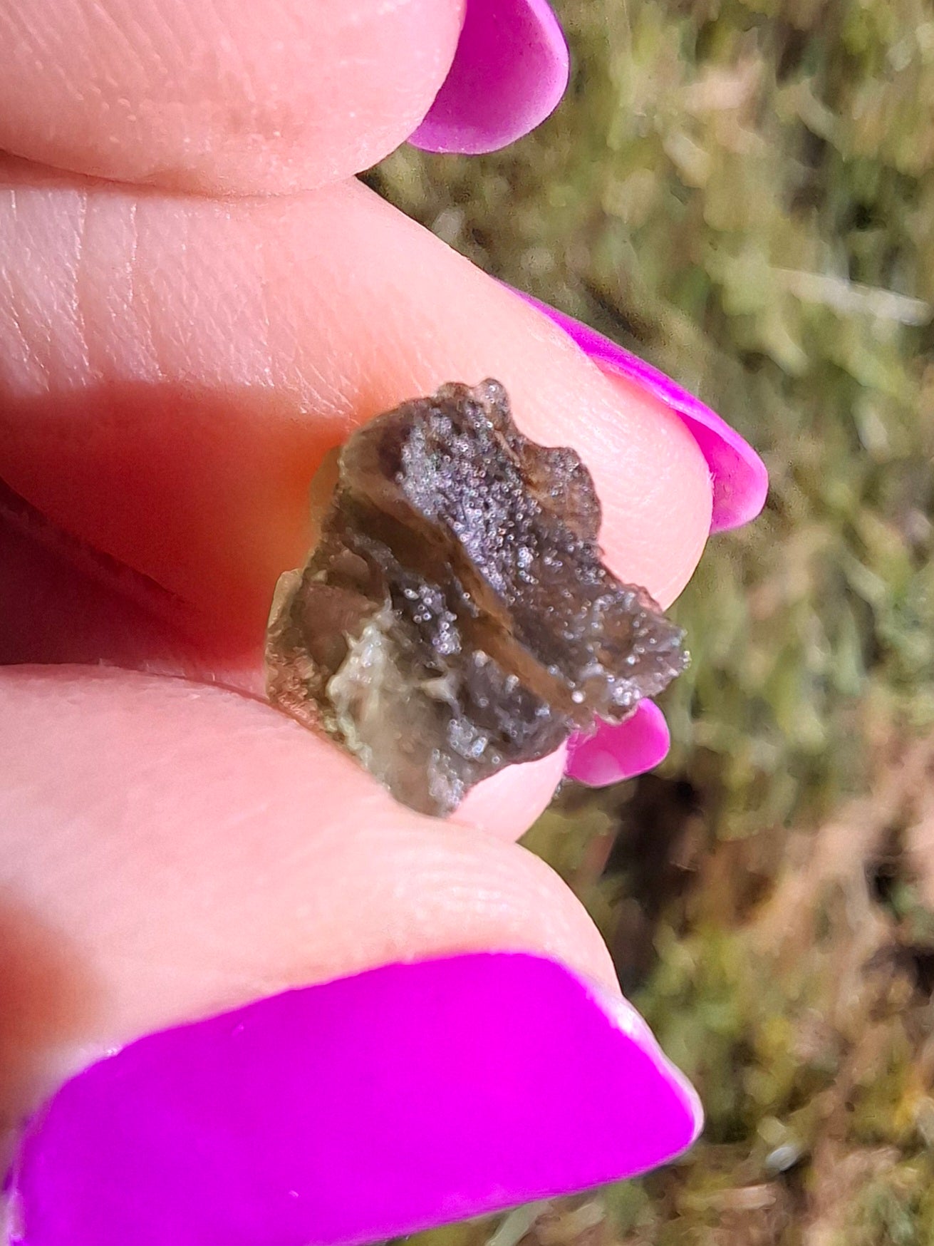 Moldavite Piece, 0.84g, Tektite (Ref: 1445)